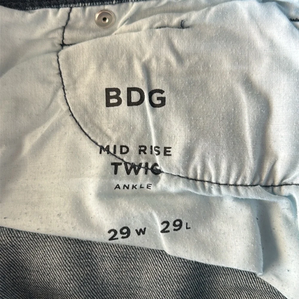 Urban Outfitters BDG Twig mid rise ankle jeans skinny size 29